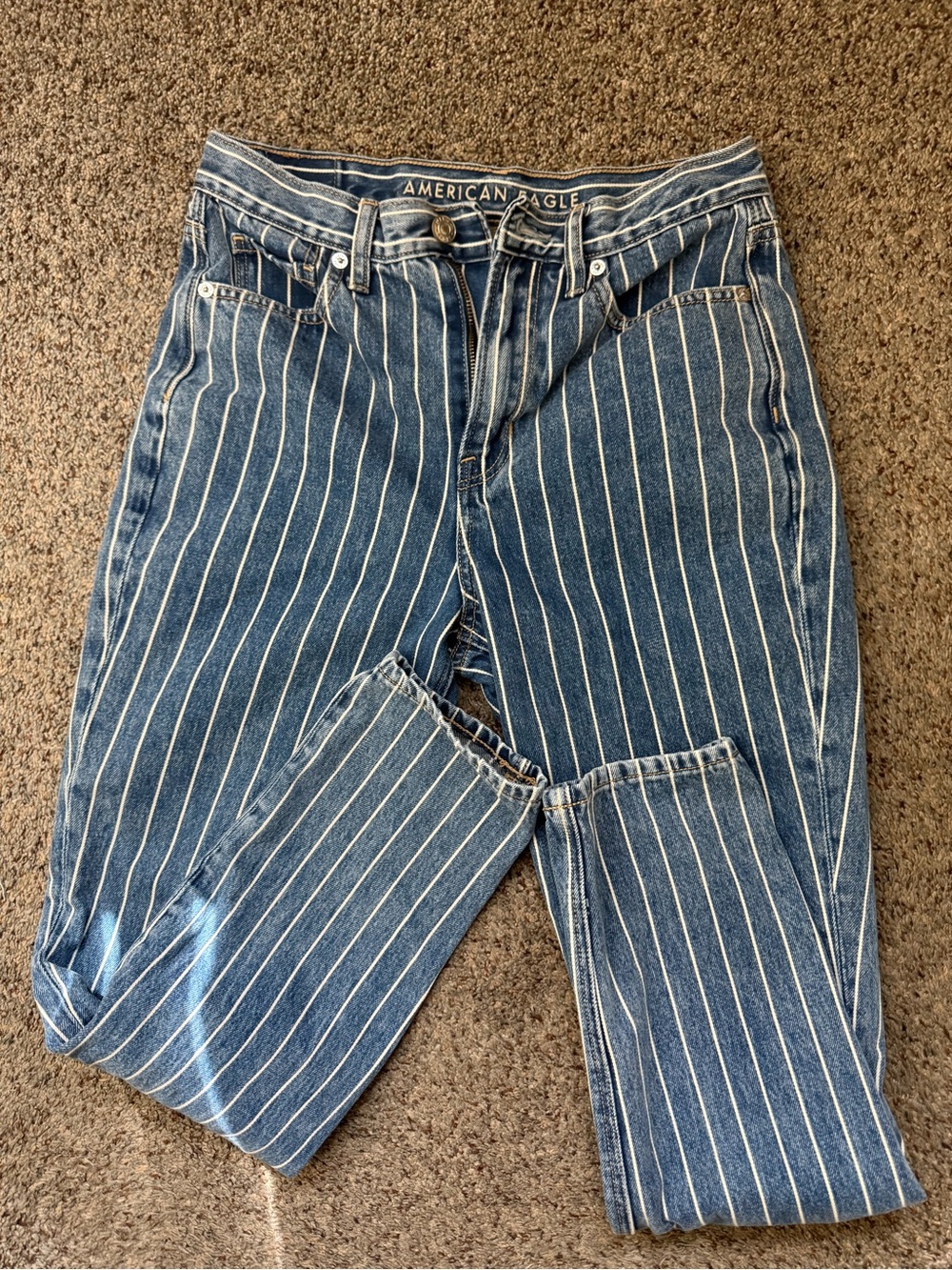AMERICAN EAGLE PINSTRIPE MOM JEANS SIZE 2